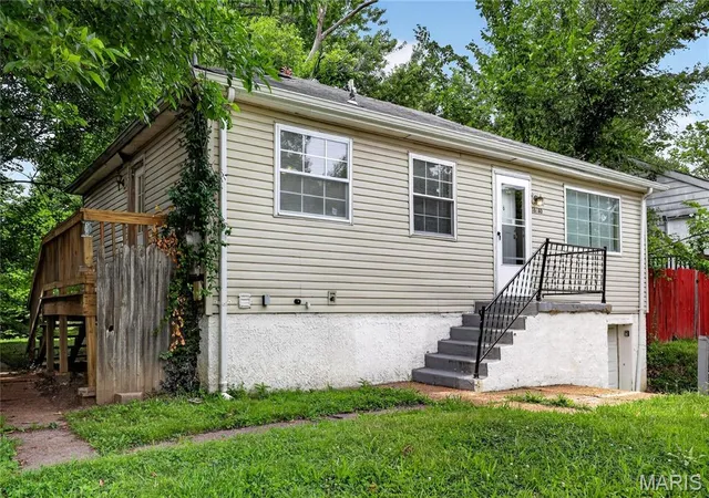 Photo 2 of Single family home for sale at 10183 Cloverdale Dr, St Louis, MO 63136 | MLS# MIS26039840 | Listing updated on 2026-10-09
