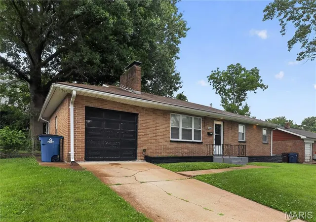 Homes for sale in St Louis, MO | 1048 Wylin Ct, St Louis, MO 63135 | MLS# MIS26039841
