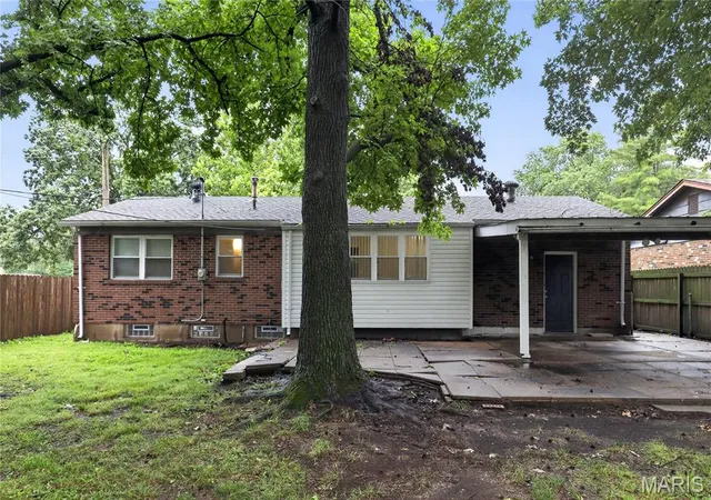 Homes for sale in Hazelwood, MO | 1441 Oliveto Ln, Hazelwood, MO 63042 | MLS# MIS26039842