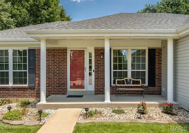 Homes for sale in Fenton, MO | 1600 Summerpoint Dr, Fenton, MO 63026 | MLS# MIS26039846