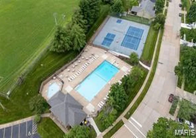 Homes for sale in Fenton, MO | 1600 Summerpoint Dr, Fenton, MO 63026 | MLS# MIS26039846