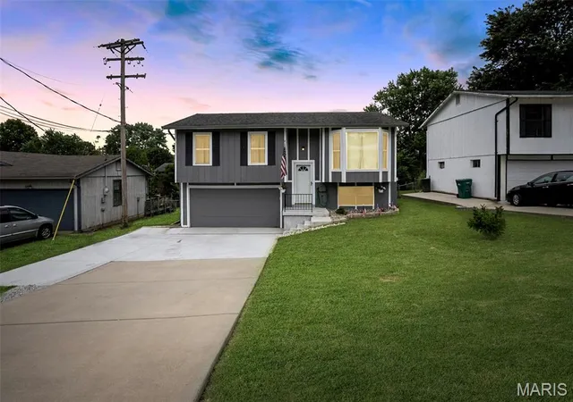 Homes for sale in Arnold, MO | 2662 Elm Dr, Arnold, MO 63010 | MLS# MIS26039848