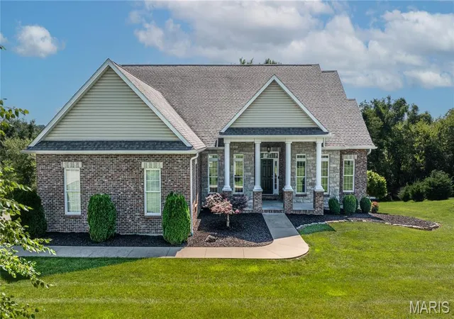 Photo 1 of Single family home for sale at 196 Quarterback Rdg, Jackson, MO 63755 | MLS# MIS26039853 | Listing updated on 2026-09-14