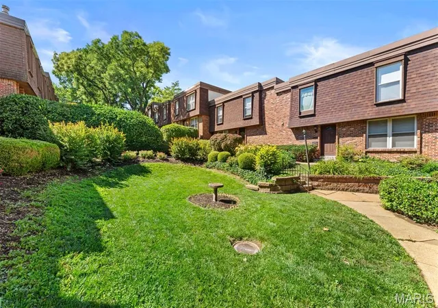 5th image of 13485 Coliseum Dr #H, Chesterfield, MO 63017 | MLS# MIS26039857