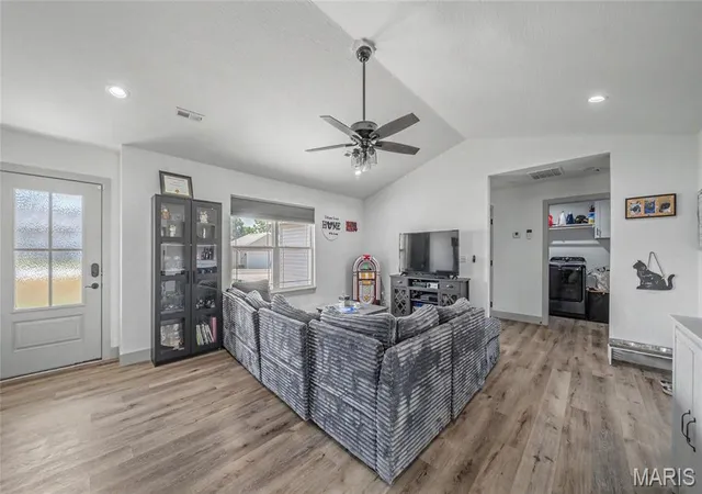 4th image of 133 La Vista Dr, Waynesville, MO 65583 | MLS# MIS26039865