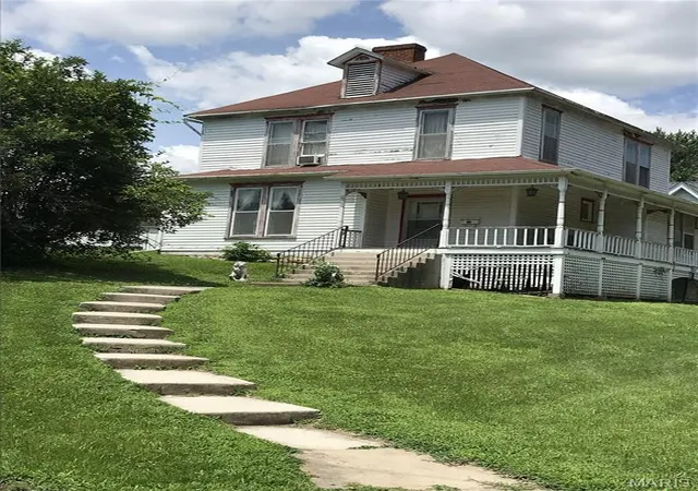 Homes for sale in Louisiana, MO | 401 Jackson St, Louisiana, MO 63353 | MLS# MIS26039879