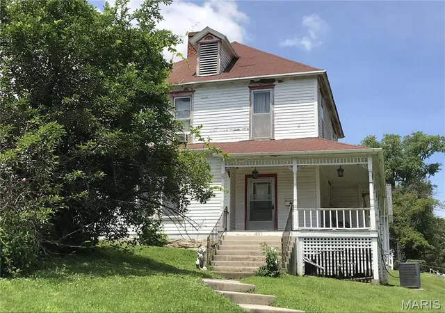 Homes for sale in Louisiana, MO | 401 Jackson St, Louisiana, MO 63353 | MLS# MIS26039879