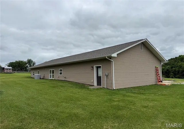 Photo 4 of Single family home for sale at 74 Block Lane, Montgomery City, MO 63361 | MLS# MIS26039881 | Listing updated on 2026-09-05