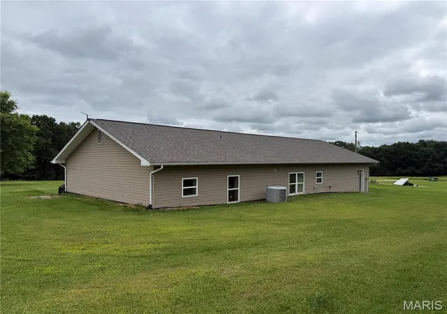 Photo 5 of Single family home for sale at 74 Block Lane, Montgomery City, MO 63361 | MLS# MIS26039881 | Listing updated on 2026-09-05