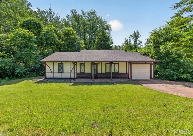 26th image of 12 Edgewood Ln, Belleville, IL 62223 | MLS# MIS26039886