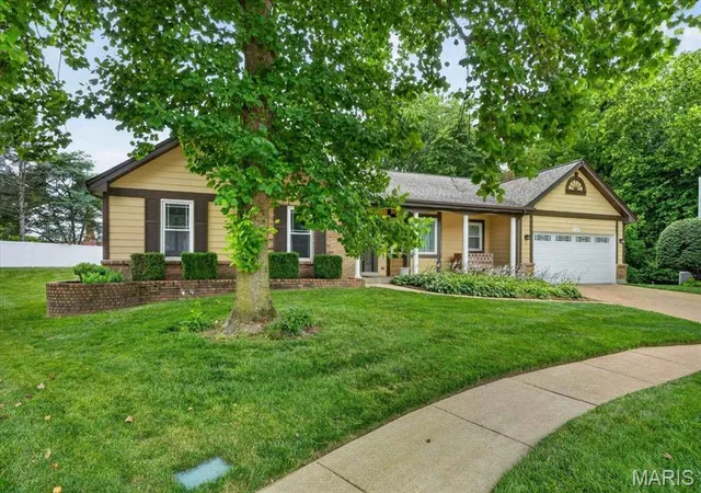 3rd image of 145 Rhinegarten Dr, Florissant, MO 63031 | MLS# MIS26039902