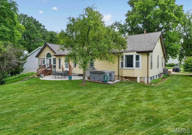 4th image of 145 Rhinegarten Dr, Florissant, MO 63031 | MLS# MIS26039902