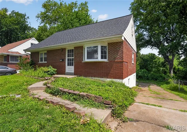 Homes for sale in St John, MO | 8643 Belcrest Ln, St John, MO 63114 | MLS# MIS26039909