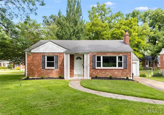 Single family home for sale at 63 Turf Ct, Saint Louis, MO 63119 | MLS# MIS26039915