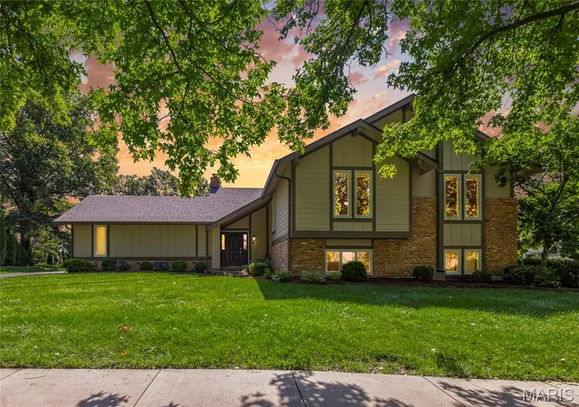 1st image of 1858 Oxborough Ct, Chesterfield, MO 63017 | MLS# MIS26039919