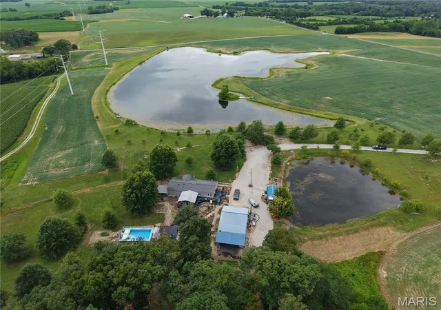 Homes for sale in Red Bud, IL | 6360 South Fork Rd, Red Bud, IL 62278 | MLS# MIS26039926