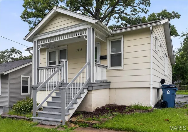 3rd image of 2215 Wallis Ave, Overland, MO 63114 | MLS# MIS26039927
