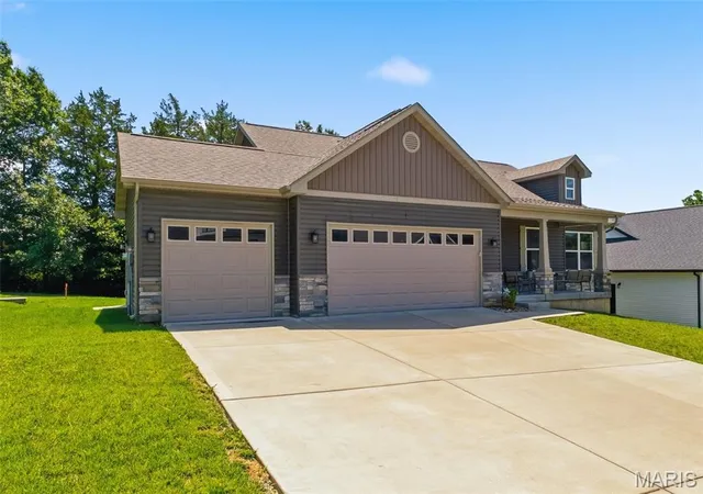 Homes for sale in Troy, MO | 512 Hickory Knoll Dr, Troy, MO 63379 | MLS# MIS26039948