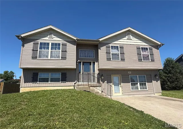 Homes for sale in Warrenton, MO | 2409 Anthony Steven Ct, Warrenton, MO 63383 | MLS# MIS26039965