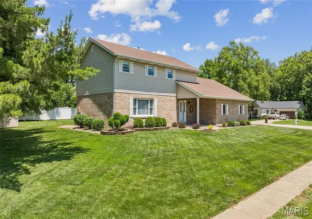 Homes for sale in Troy, IL | 945 Ivy Ct, Troy, IL 62294 | MLS# MIS26039966
