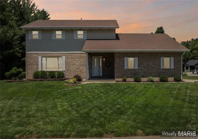 Homes for sale in Troy, IL | 945 Ivy Ct, Troy, IL 62294 | MLS# MIS26039966