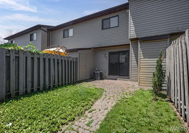 4th image of 401 Ponderosa #2, O'fallon, IL 62269 | MLS# MIS26039969