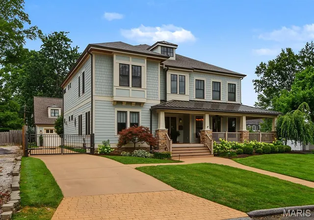 Photo 3 of Sale Pending at 102 Edwin Ave, Saint Louis, MO 63122 | MLS# MIS26039970 | Listing updated on 2026-08-17