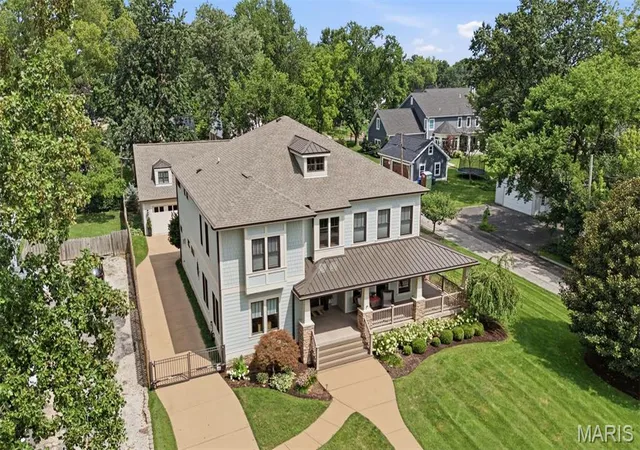 Photo 4 of Sale Pending at 102 Edwin Ave, Saint Louis, MO 63122 | MLS# MIS26039970 | Listing updated on 2026-08-17