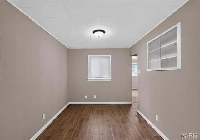 Photo 4 of Sale Pending at 1027 Renshaw Dr, Saint Louis, MO 63135 | MLS# MIS26039974 | Listing updated on 2026-08-28