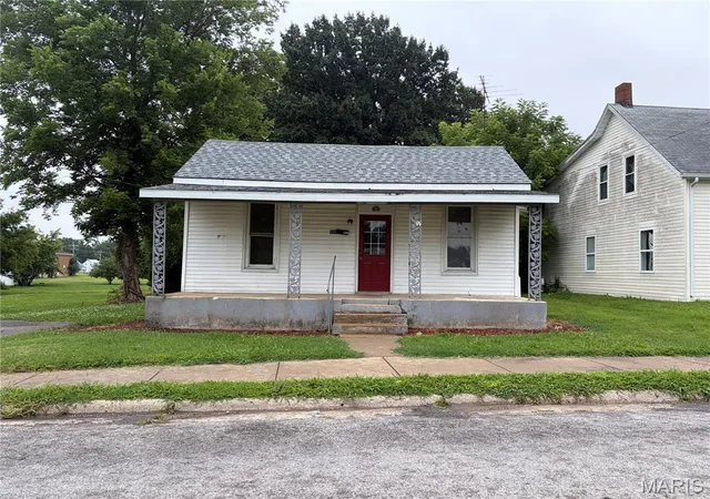 Homes for sale in Sparta, IL | 220 Vine St, Sparta, IL 62286 | MLS# MIS26039977
