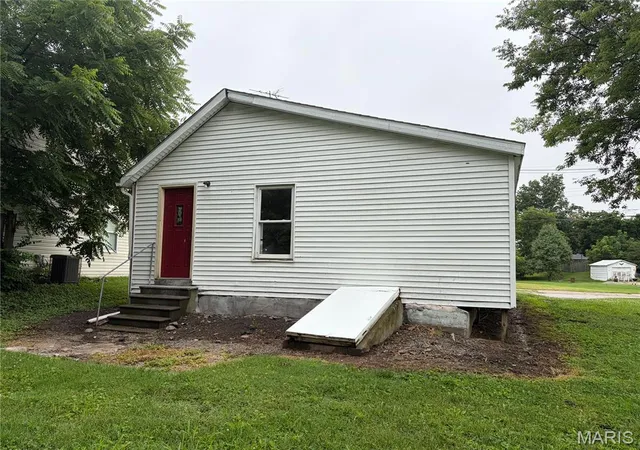 Homes for sale in Sparta, IL | 220 Vine St, Sparta, IL 62286 | MLS# MIS26039977