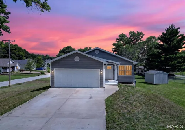 Homes for sale in Warrenton, MO | 621 Johannaber St, Warrenton, MO 63383 | MLS# MIS26039988