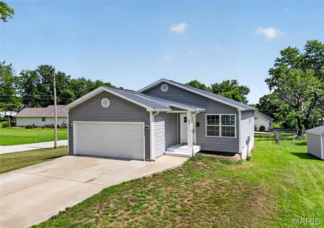 Homes for sale in Warrenton, MO | 621 Johannaber St, Warrenton, MO 63383 | MLS# MIS26039988