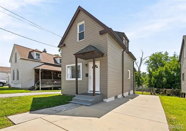 Photo 2 of Single family home for sale at 922 Dammert Ave, Saint Louis, MO 63125 | MLS# MIS26039990 | Listing updated on 2026-09-02