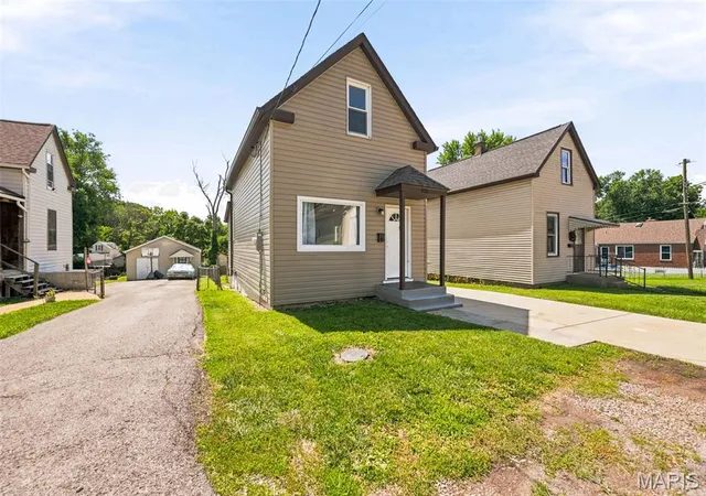 Photo 3 of Single family home for sale at 922 Dammert Ave, Saint Louis, MO 63125 | MLS# MIS26039990 | Listing updated on 2026-09-02