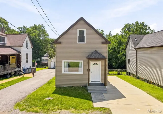 Photo 3 of Single family home for sale at 922 Dammert Ave, Saint Louis, MO 63125 | MLS# MIS26039990 | Listing updated on 2026-09-02