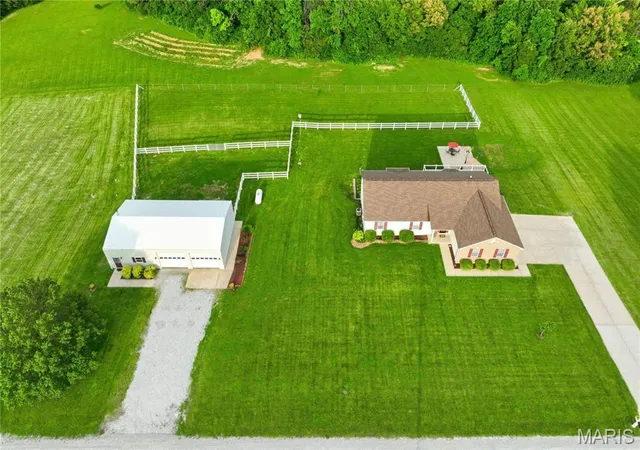 Photo 2 of Sale Pending at 140 Brandi Lynn Dr, Foristell, MO 63348 | MLS# MIS26039991 | Listing updated on 2026-09-12