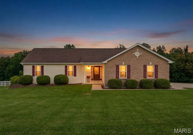 Homes for sale in Foristell, MO | 140 Brandi Lynn Dr, Foristell, MO 63348 | MLS# MIS26039991