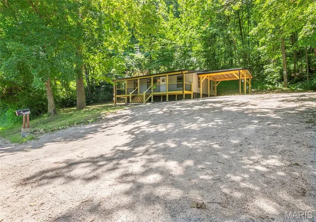 Homes for sale in De Soto, MO | 14355 Charter Church Rd, De Soto, MO 63020 | MLS# MIS26039993