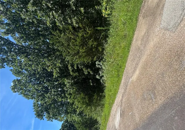 3rd image of 641 Briarwood Dr, Saint Clair, MO 63077 | MLS# MIS26039996