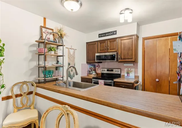 Homes for sale in Highland, IL | 1314 Pine St #1, Highland, IL 62249 | MLS# MIS26039997