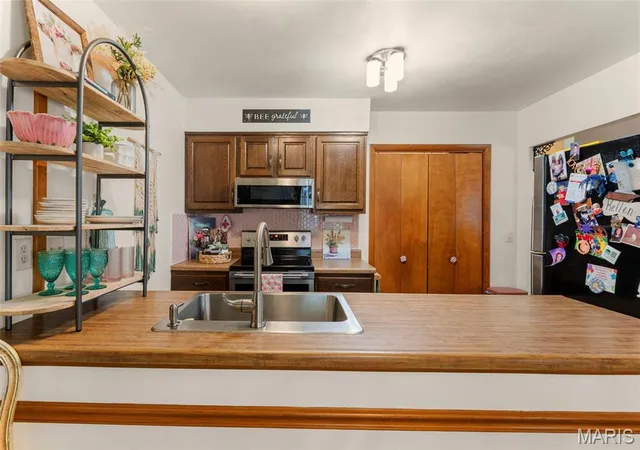 Homes for sale in Highland, IL | 1314 Pine St #1, Highland, IL 62249 | MLS# MIS26039997