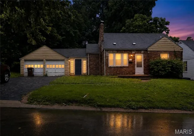 Photo 1 of Single family home for sale at 212 Thoroughman Ave, Saint Louis, MO 63135 | MLS# MIS26039998 | Listing updated on 2026-08-27