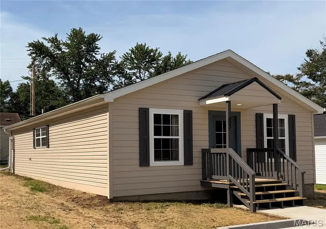 Homes for sale in Bloomfield, MO | 603 Court St, Bloomfield, MO 63825 | MLS# MIS26039999