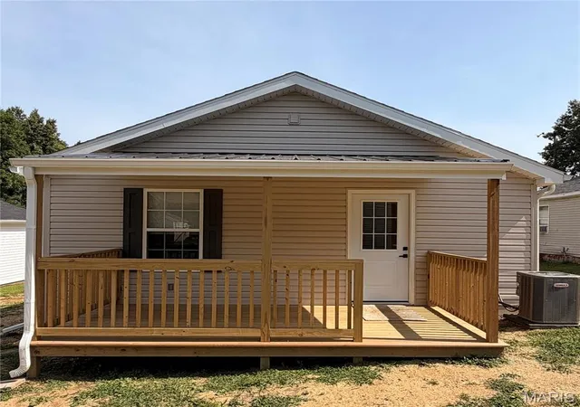 Homes for sale in Bloomfield, MO | 603 Court St, Bloomfield, MO 63825 | MLS# MIS26039999