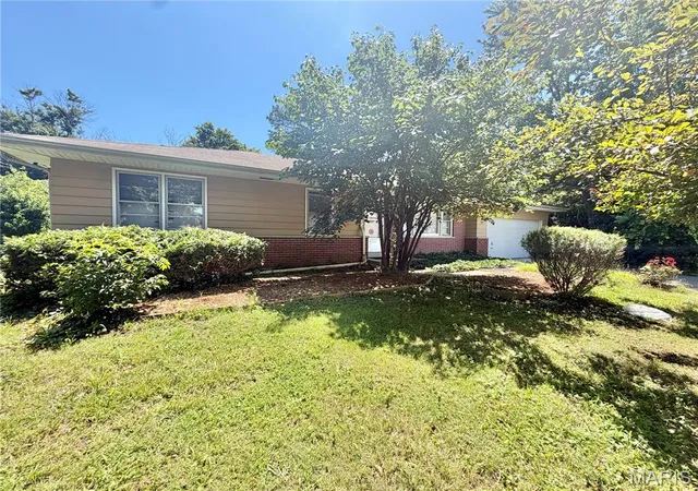 Photo 1 of Sale Pending at 7012 N Hanley Rd, Hazelwood, MO 63042 | MLS# MIS26040006 | Listing updated on 2026-09-10