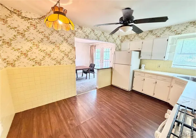 Photo 3 of Sale Pending at 7012 N Hanley Rd, Hazelwood, MO 63042 | MLS# MIS26040006 | Listing updated on 2026-09-10