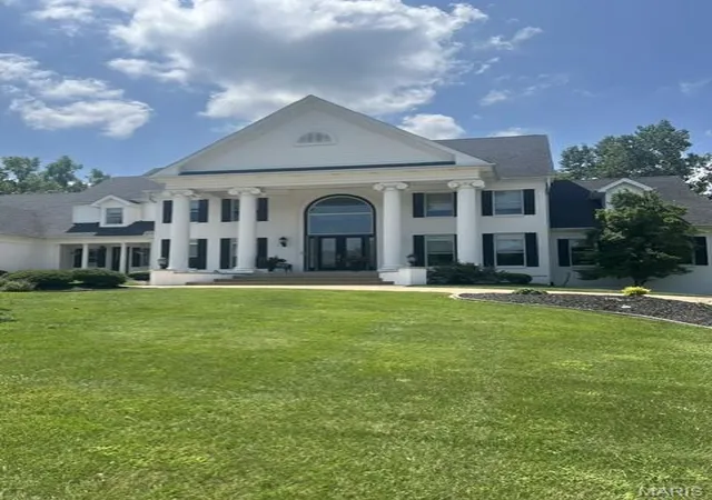 Photo 1 of Sale Pending at 12874 Thornhill Ct, Saint Louis, MO 63131 | MLS# MIS26040013 | Listing updated on 2026-08-04
