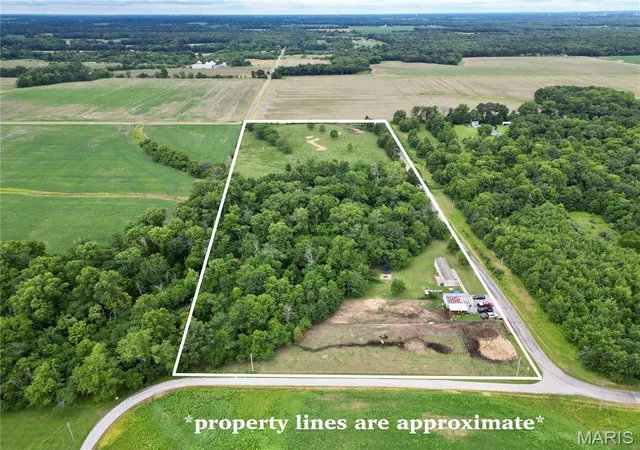 4th image of 2255 County Road 900 East, Rinard, IL 62878 | MLS# MIS26040014