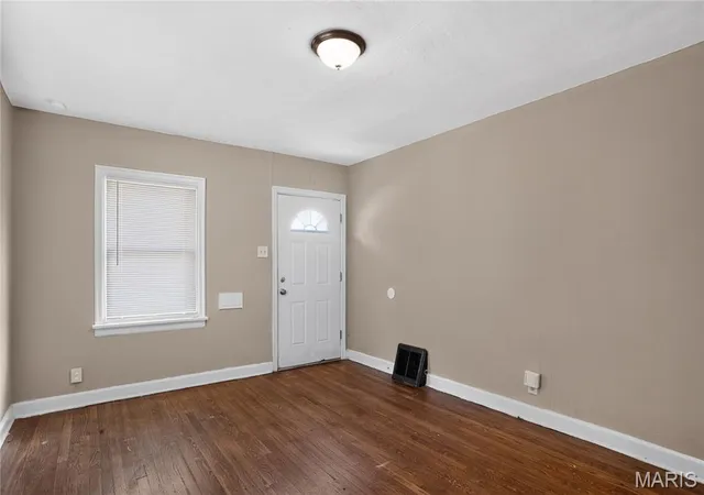 Photo 3 of Single family home for sale at 7124 Dawson Pl, Saint Louis, MO 63136 | MLS# MIS26040022 | Listing updated on 2026-10-08